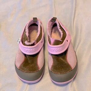Crocs clog shoes lined light pink brown suede snowflake jibbet size c12 solid